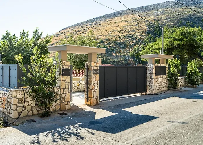 Melina Sea View Apartment *